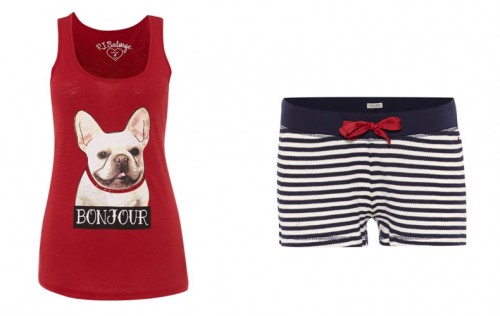 rode pyjama met hond en een short