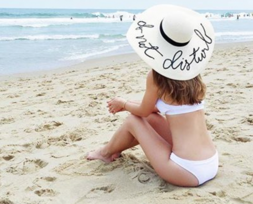 hoed op strand