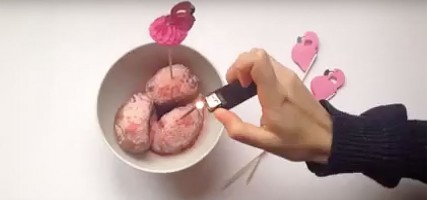 DIY: oliebollen met roze poedersuiker à la Enfait