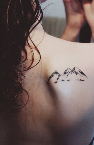 bergen op schouder tatoeages