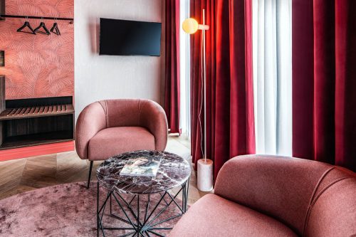 The Highlander Amsterdam roze kamer