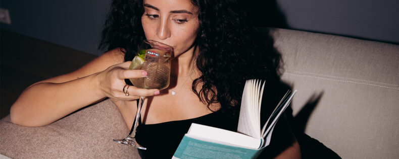 Marwa Omari cureert The Fall Guide met MARTINI voor meer selfc...
